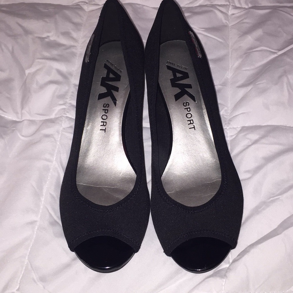 Anne Klein Black low Wedge shoe